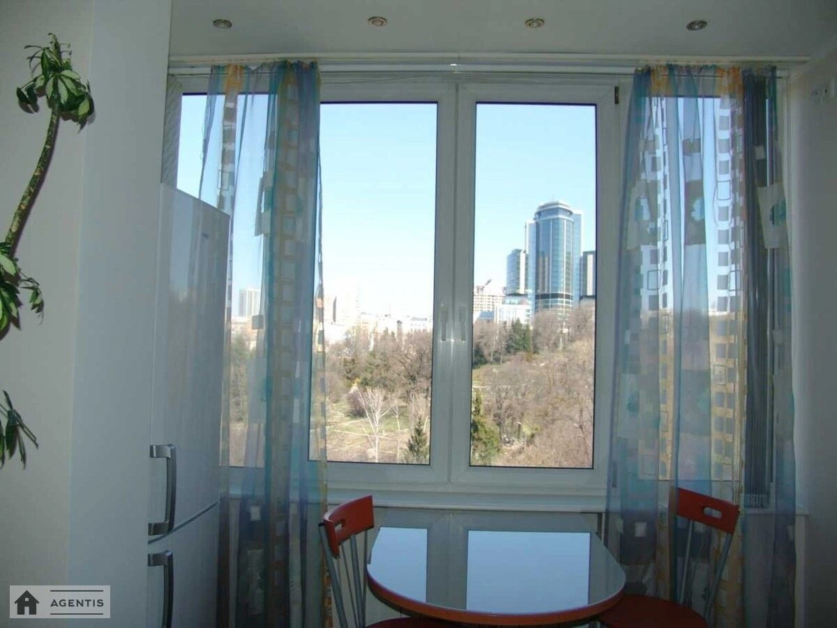 Apartment for rent 2 rooms, 67 m², 6th fl./9 floors. 33, Hetmana Pavla Skoropadskoho vul. Lva Tolstoho, Kyiv. 