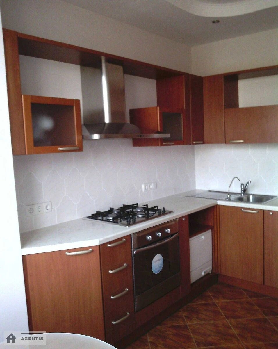 Apartment for rent 2 rooms, 67 m², 6th fl./9 floors. 33, Hetmana Pavla Skoropadskoho vul. Lva Tolstoho, Kyiv. 