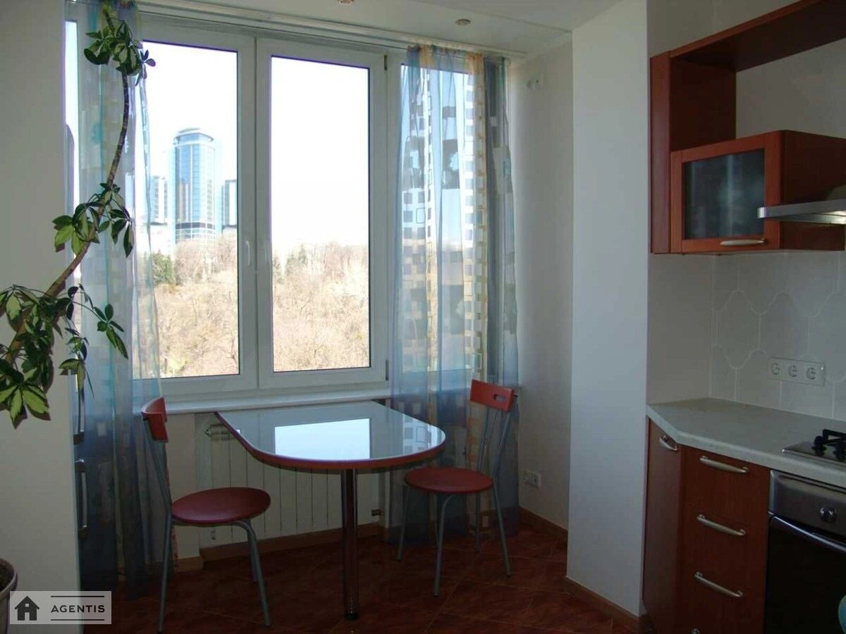 Apartment for rent 2 rooms, 67 m², 6th fl./9 floors. 33, Hetmana Pavla Skoropadskoho vul. Lva Tolstoho, Kyiv. 