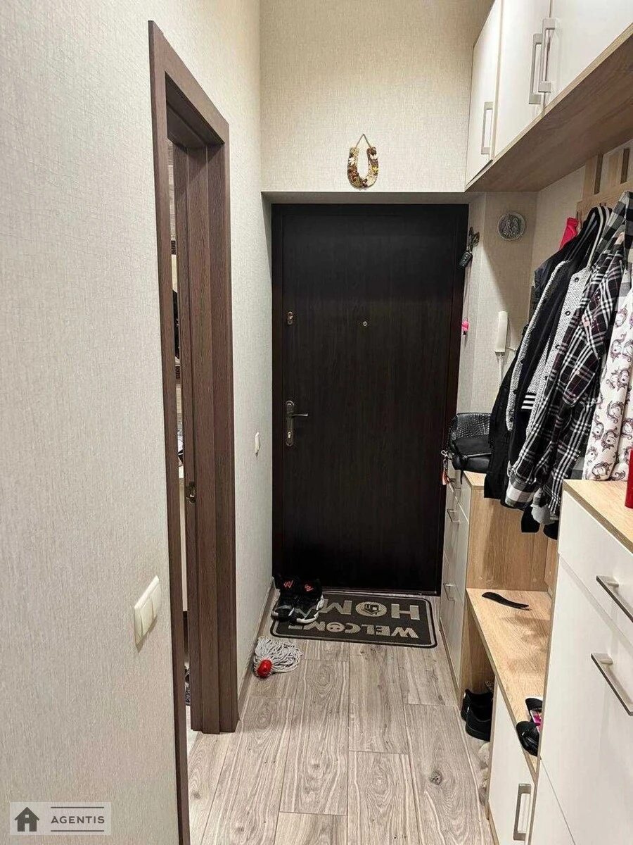 Здам квартиру 2 кімнати, 42 m², 5 пов./5 поверхів. Шевченківський район, Київ. 