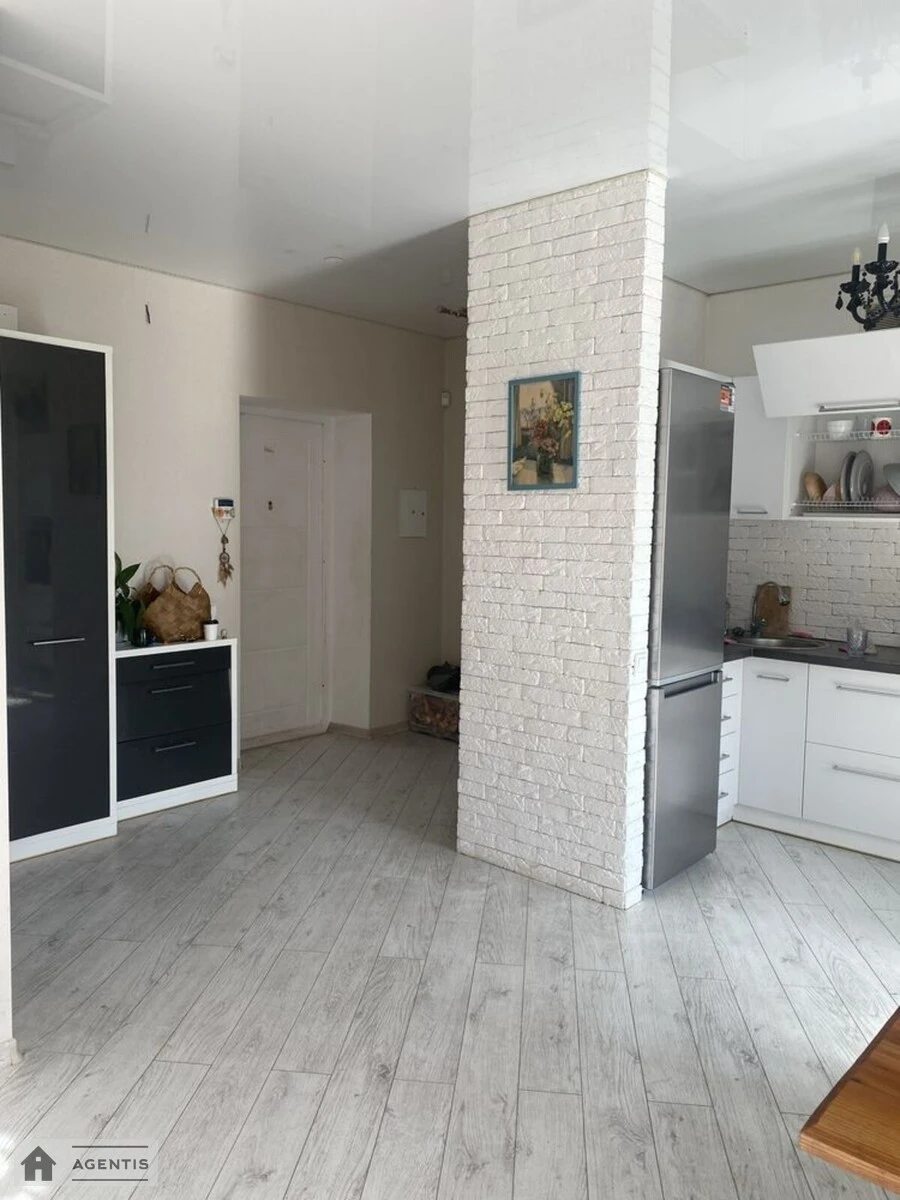 Здам квартиру 2 кімнати, 58 m², 4 пов./6 поверхів. Замковецька, Київ. 