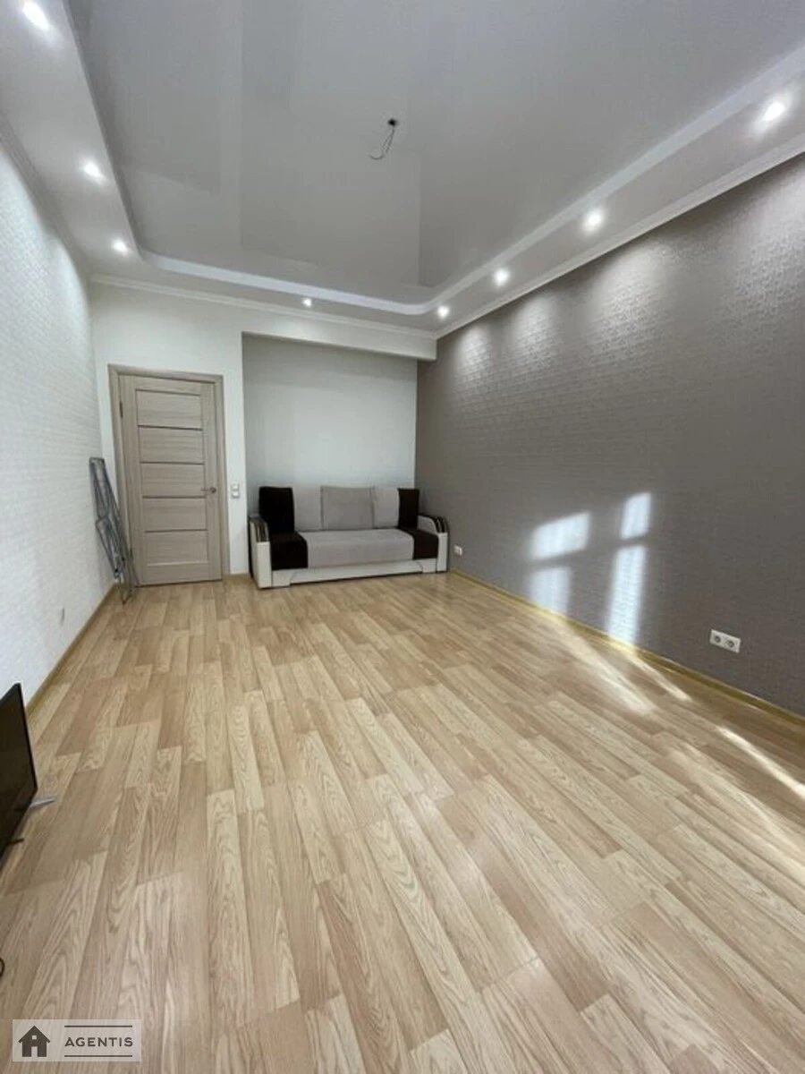 Сдам квартиру 2 комнаты, 75 m², 2 эт./9 этажей. 8, Академіка Єфремова вул. (Командарма Уборевича), Киев. 