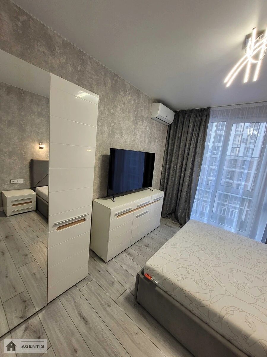 Apartment for rent 1 room, 43 m², 5th fl./25 floors. Mykhayla Maksymovycha vul. Onufriya Trutenka, Kyiv. 