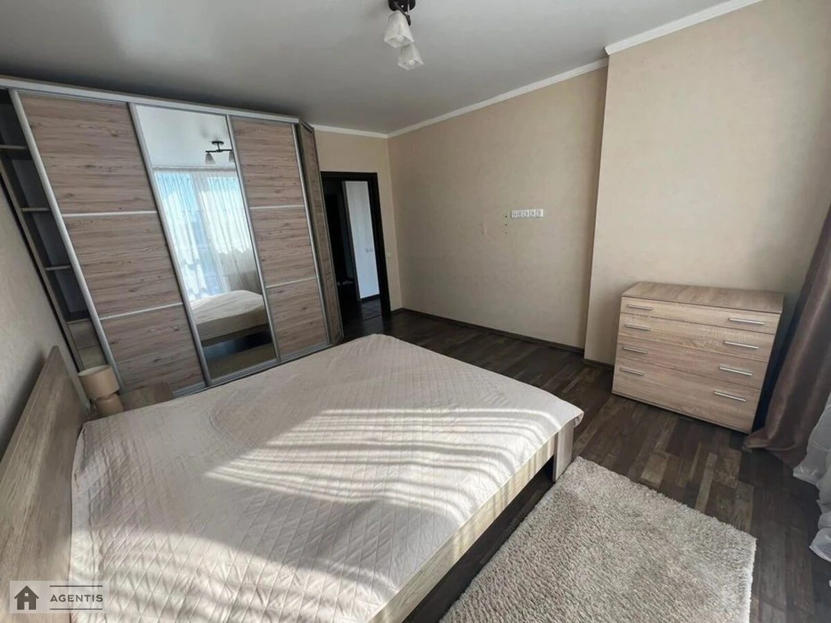 Сдам квартиру 2 комнаты, 55 m², 13 эт./23 этажа. 89, Казимира Малевича вул., Киев. 