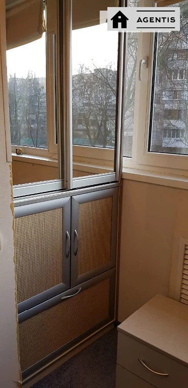 Здам квартиру 1 кімната, 31 m², 2 пов./9 поверхів. 3, Олександра Махова вул. (Жолудєва), Київ. 