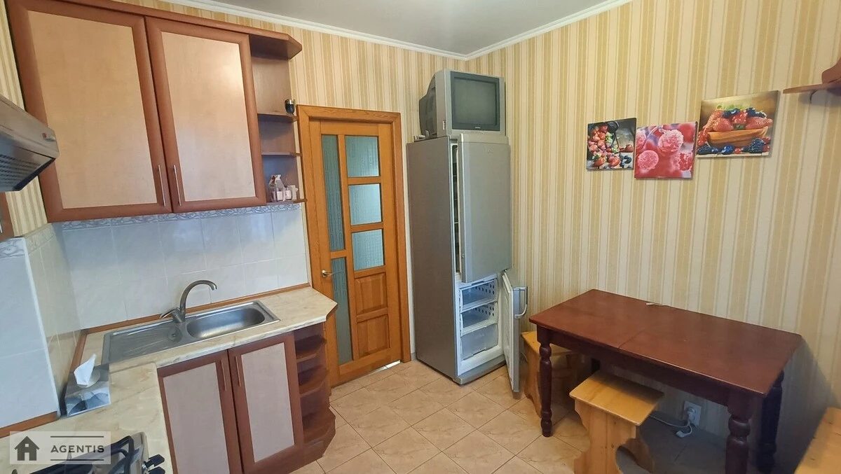 Здам квартиру 1 кімната, 35 m², 8 пов./9 поверхів. 14, Львівська 14, Київ. 