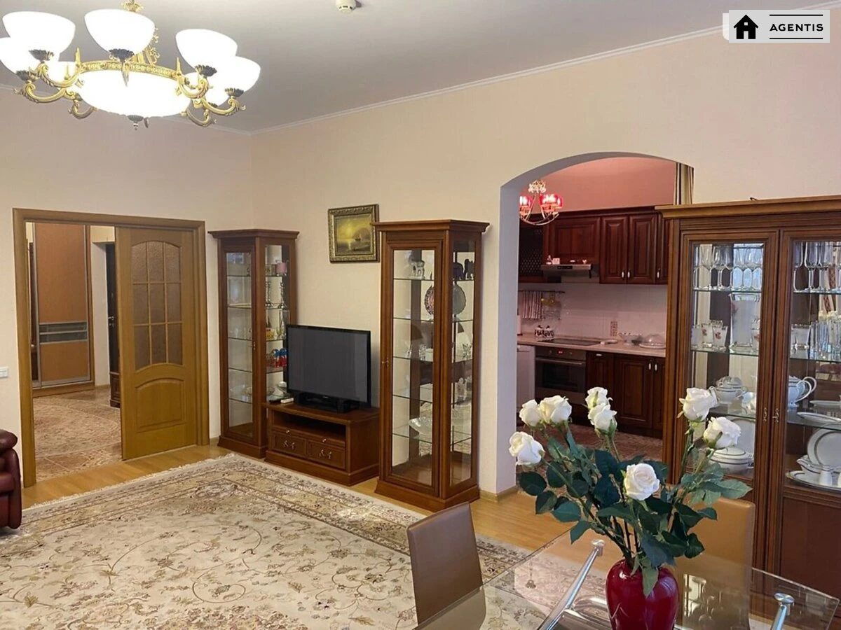 Сдам квартиру 3 комнаты, 124 m², 8 эт./24 этажа. 3, Срибнокильская 3, Киев. 