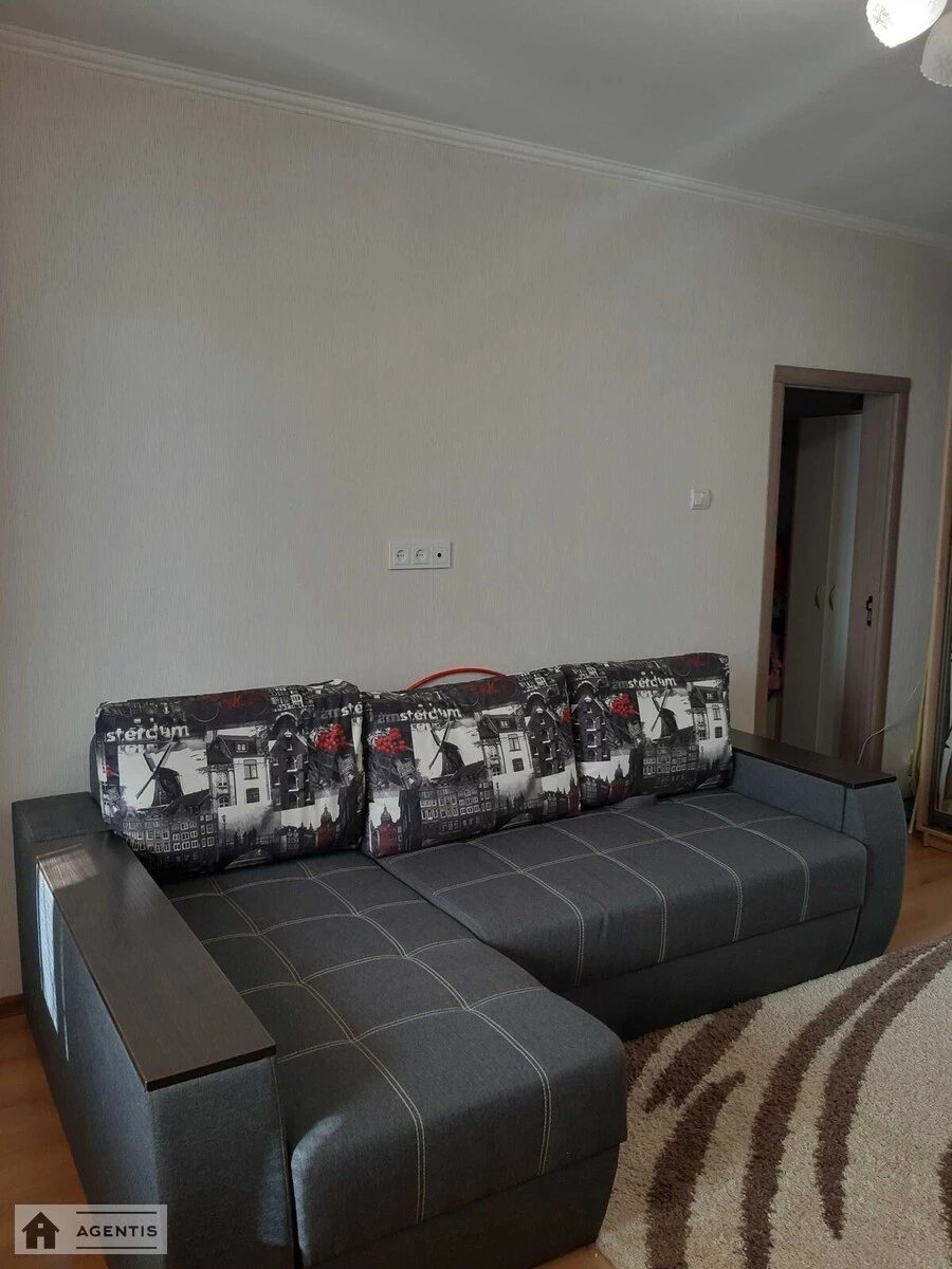 Apartment for rent 2 rooms, 52 m², 1st fl./9 floors. Chervonoyi Kalyny prosp. Volodymyra Mayakovskoho, Kyiv. 