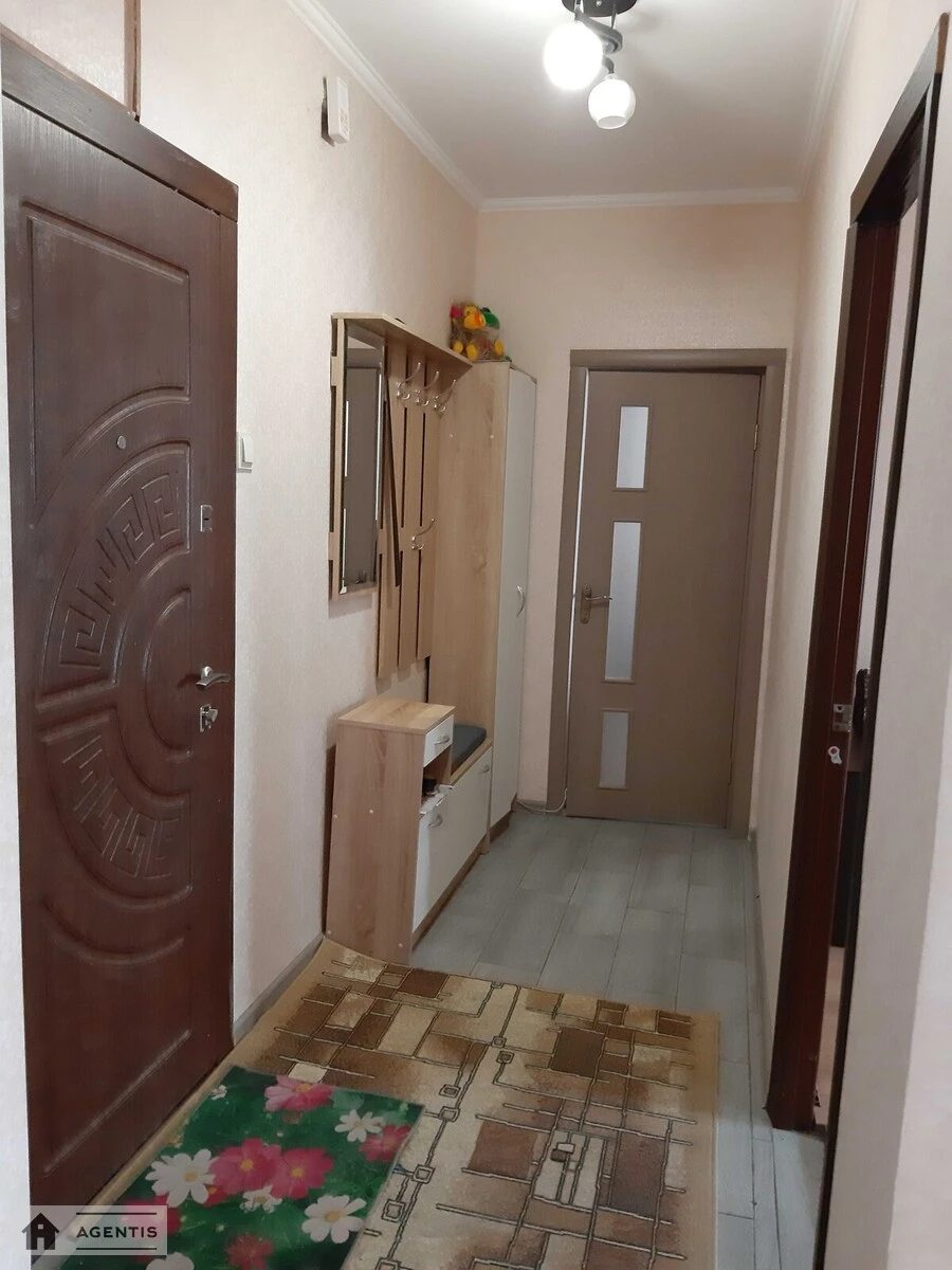 Здам квартиру 2 кімнати, 52 m², 1 пов./9 поверхів. Червоної Калини просп. (Володимира Маяковського), Київ. 