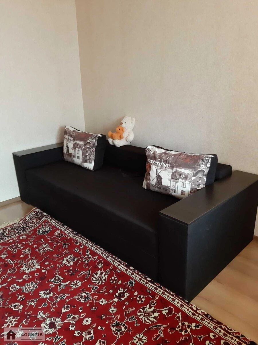 Apartment for rent 2 rooms, 52 m², 1st fl./9 floors. Chervonoyi Kalyny prosp. Volodymyra Mayakovskoho, Kyiv. 