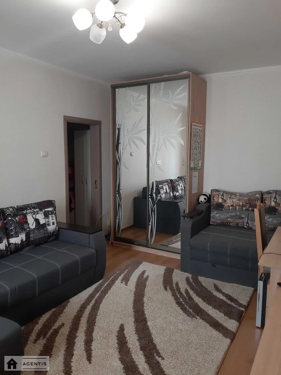 Apartment for rent 2 rooms, 52 m², 1st fl./9 floors. Chervonoyi Kalyny prosp. Volodymyra Mayakovskoho, Kyiv. 