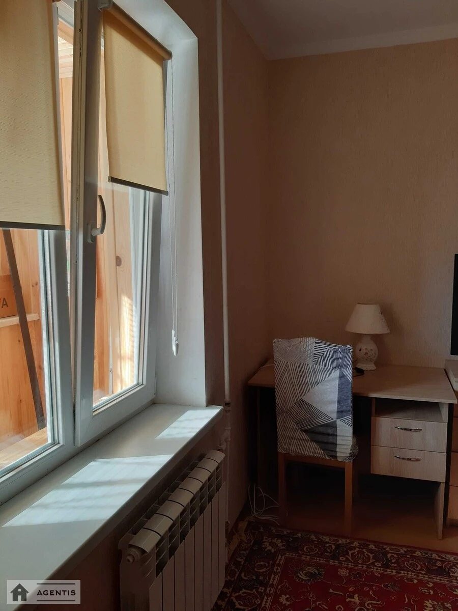 Apartment for rent 2 rooms, 52 m², 1st fl./9 floors. Chervonoyi Kalyny prosp. Volodymyra Mayakovskoho, Kyiv. 