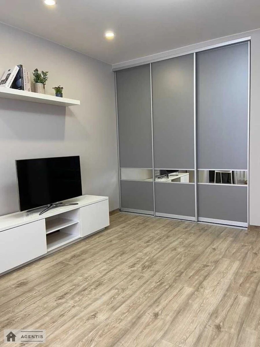 Сдам квартиру 1 комната, 36 m², 4 эт./9 этажей. 21, Вацлава Гавела бульв. (Івана Лепсе), Киев. 