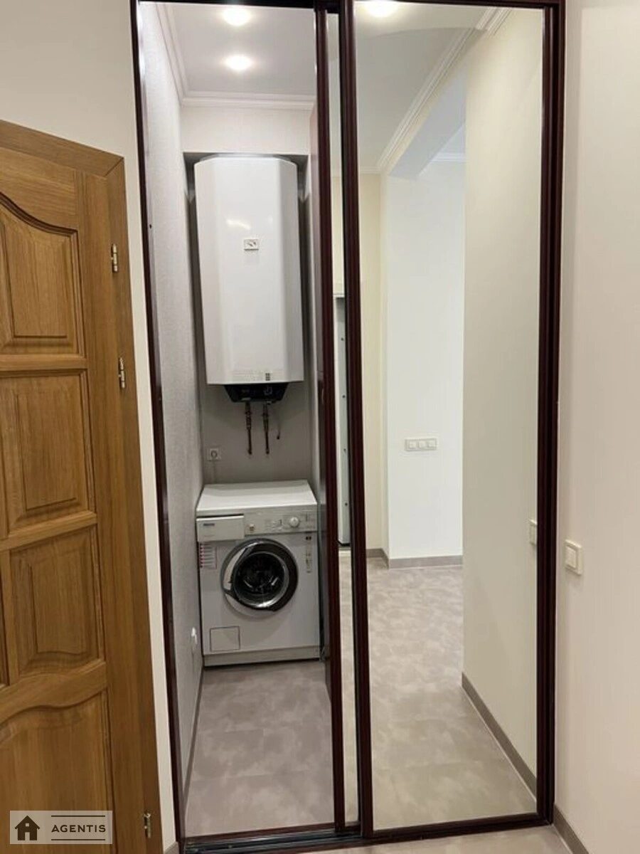 Здам квартиру 2 кімнати, 68 m², 3 пов./3 поверхи. Подільський район, Київ. 