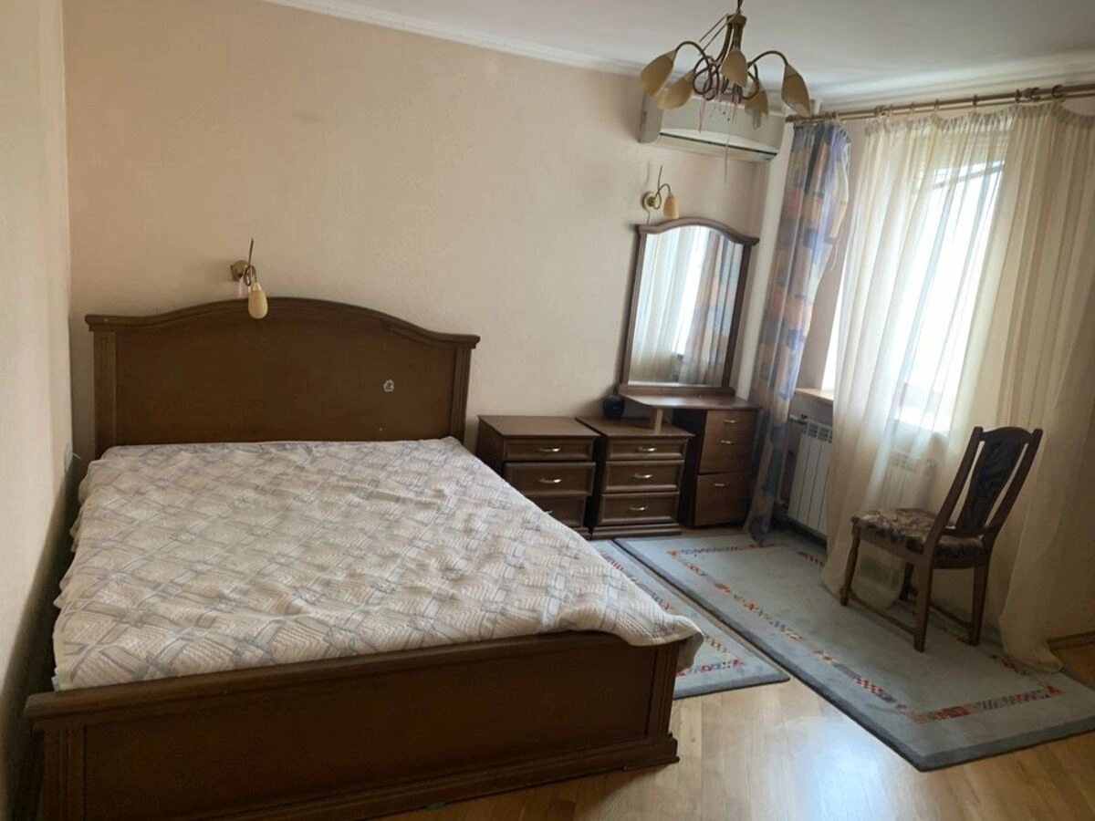 Продаж квартири 3 кімнати, 84 m², 10 пов./18 поверхів. 97, Червоної Калини просп. (Володимира Маяковського), Київ. 