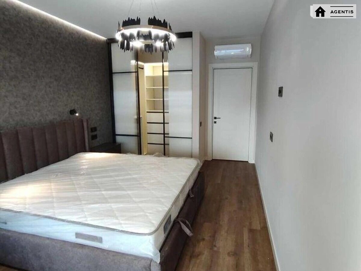 Apartment for rent 2 rooms, 83 m², 6th fl./26 floors. 15, Dniprovs'ka embankment 15, Kyiv. 