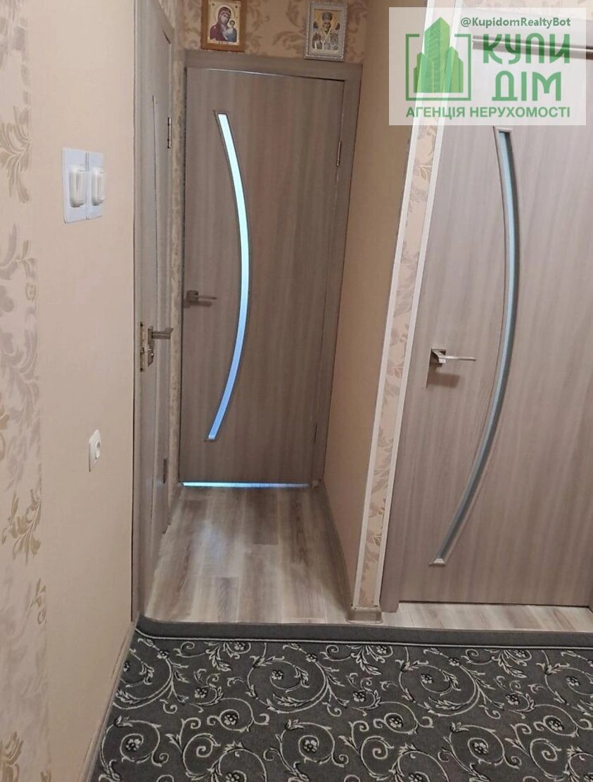 Apartments for sale 1 room, 36 m², 2nd fl./5 floors. Фортечний (кіровський), Kropyvnytskyy. 