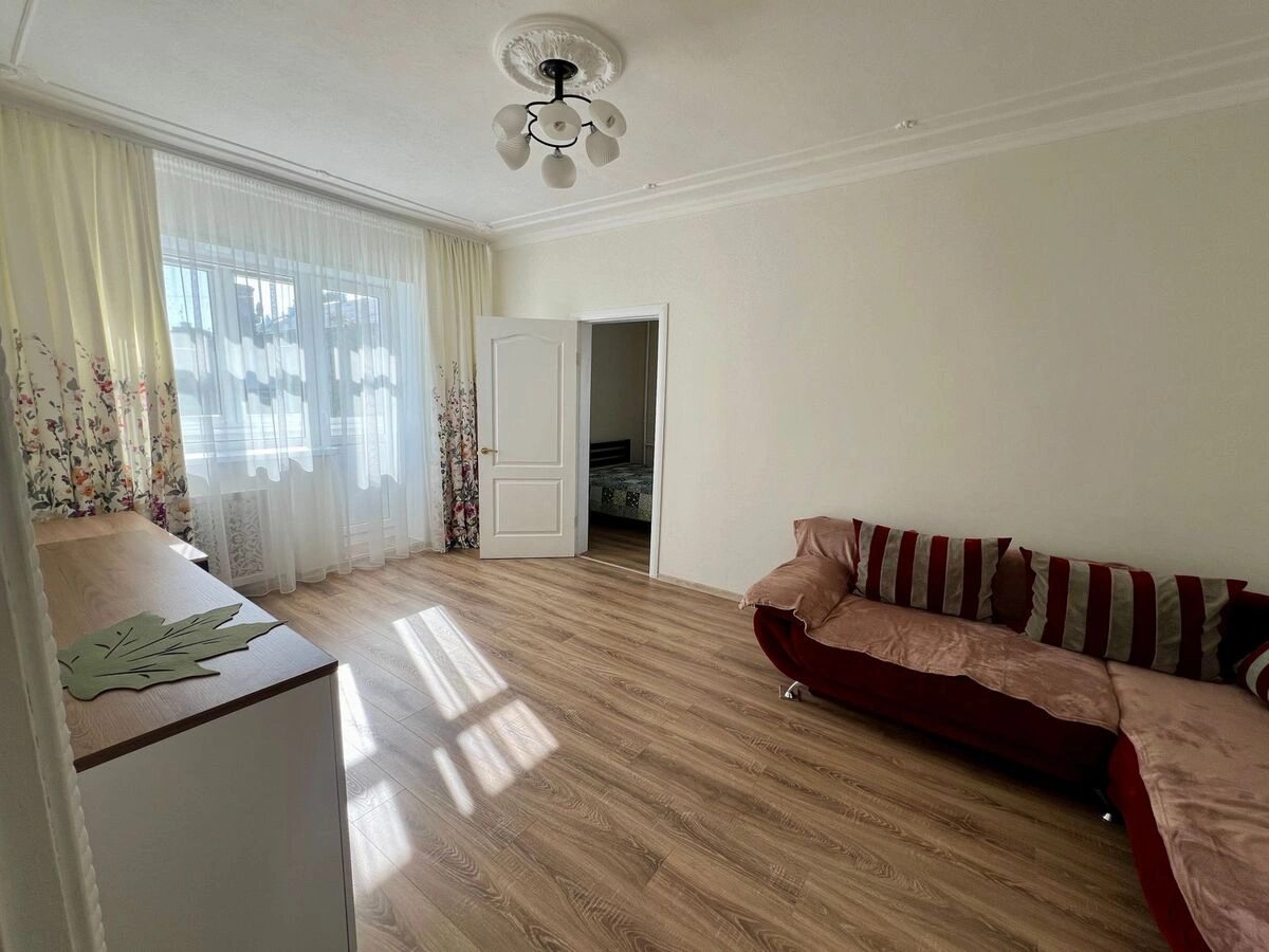 Apartment for rent 2 rooms, 46 m², 4th fl./5 floors. 28, Yanusha Korchaka vul. Baumana, Kyiv. 