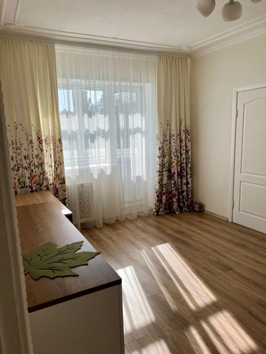 Apartment for rent 2 rooms, 46 m², 4th fl./5 floors. 28, Yanusha Korchaka vul. Baumana, Kyiv. 