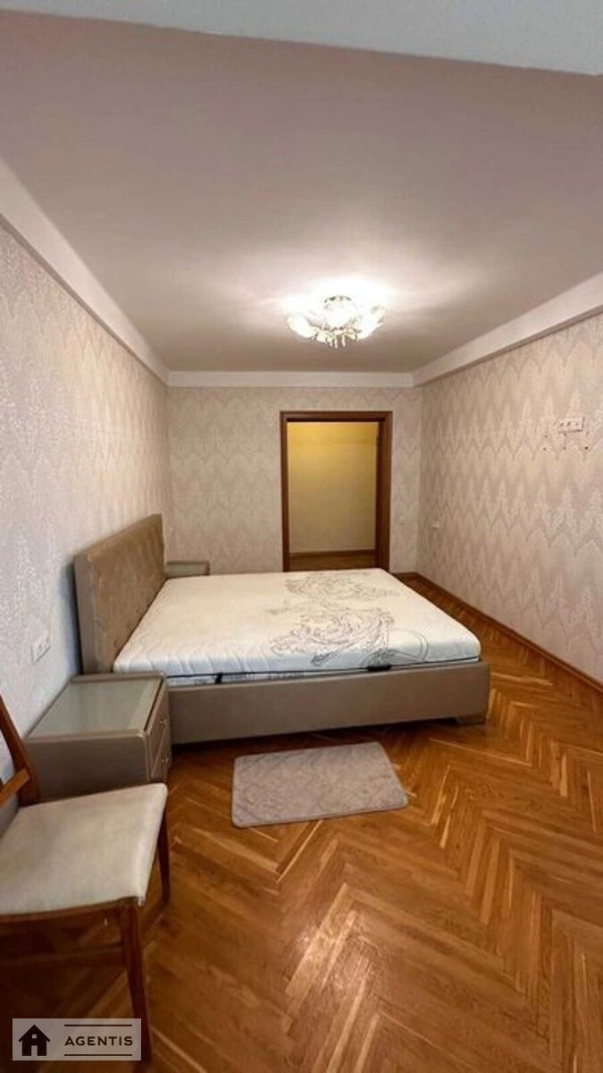 Apartment for rent 3 rooms, 80 m², 5th fl./9 floors. Obolonskyy rayon, Kyiv. 