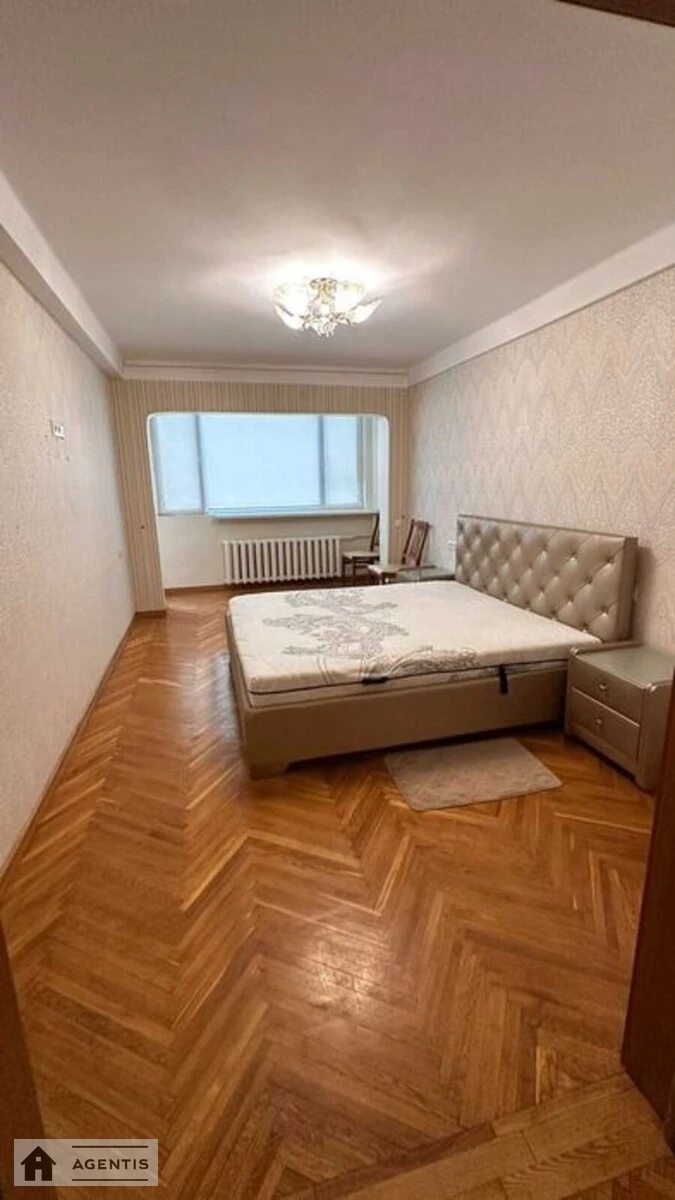 Apartment for rent 3 rooms, 80 m², 5th fl./9 floors. Obolonskyy rayon, Kyiv. 