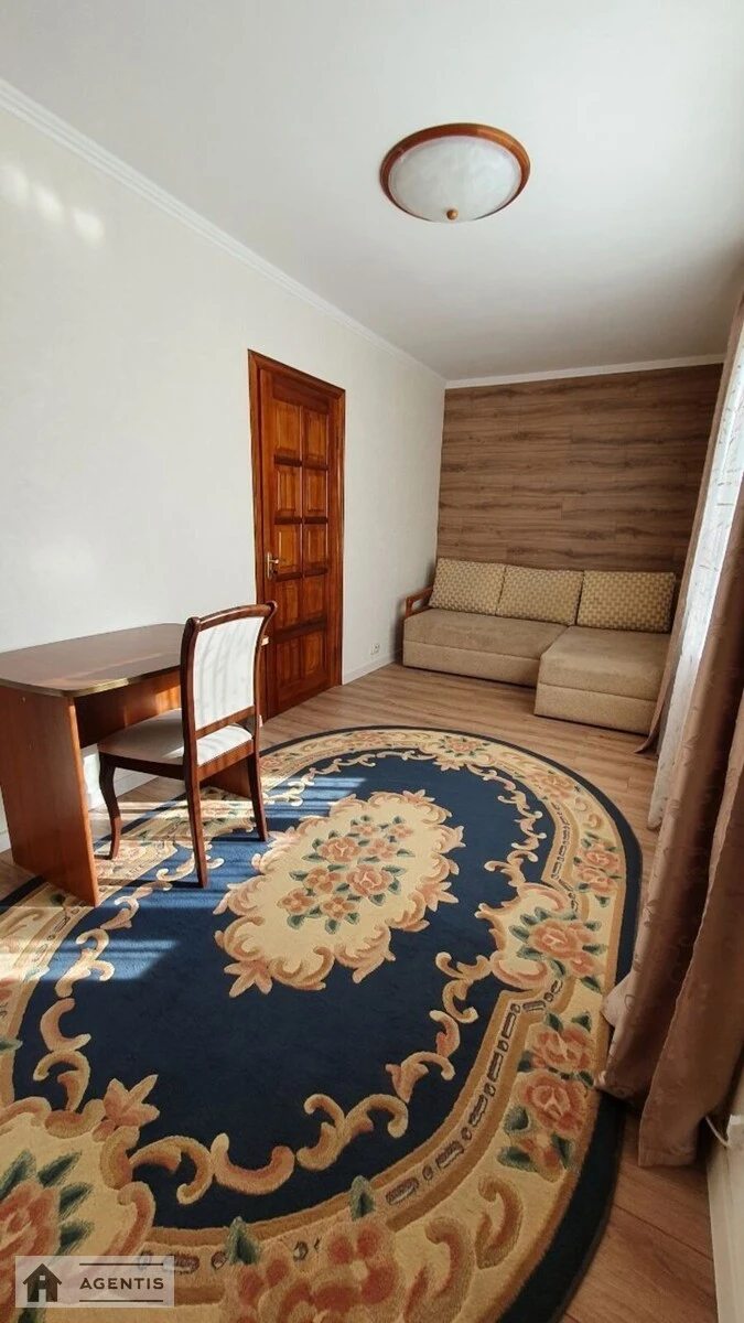 Apartment for rent 2 rooms, 45 m², 3rd fl./5 floors. 22, Volodymyro-Lybidska 22, Kyiv. 