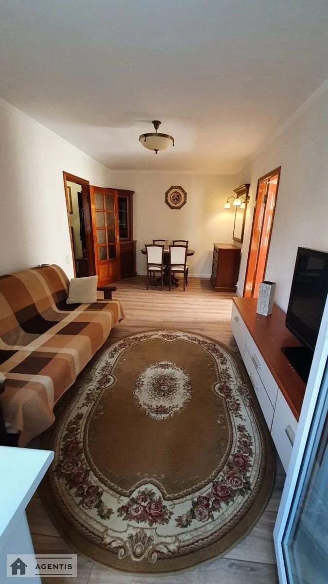 Apartment for rent 2 rooms, 45 m², 3rd fl./5 floors. 22, Volodymyro-Lybidska 22, Kyiv. 