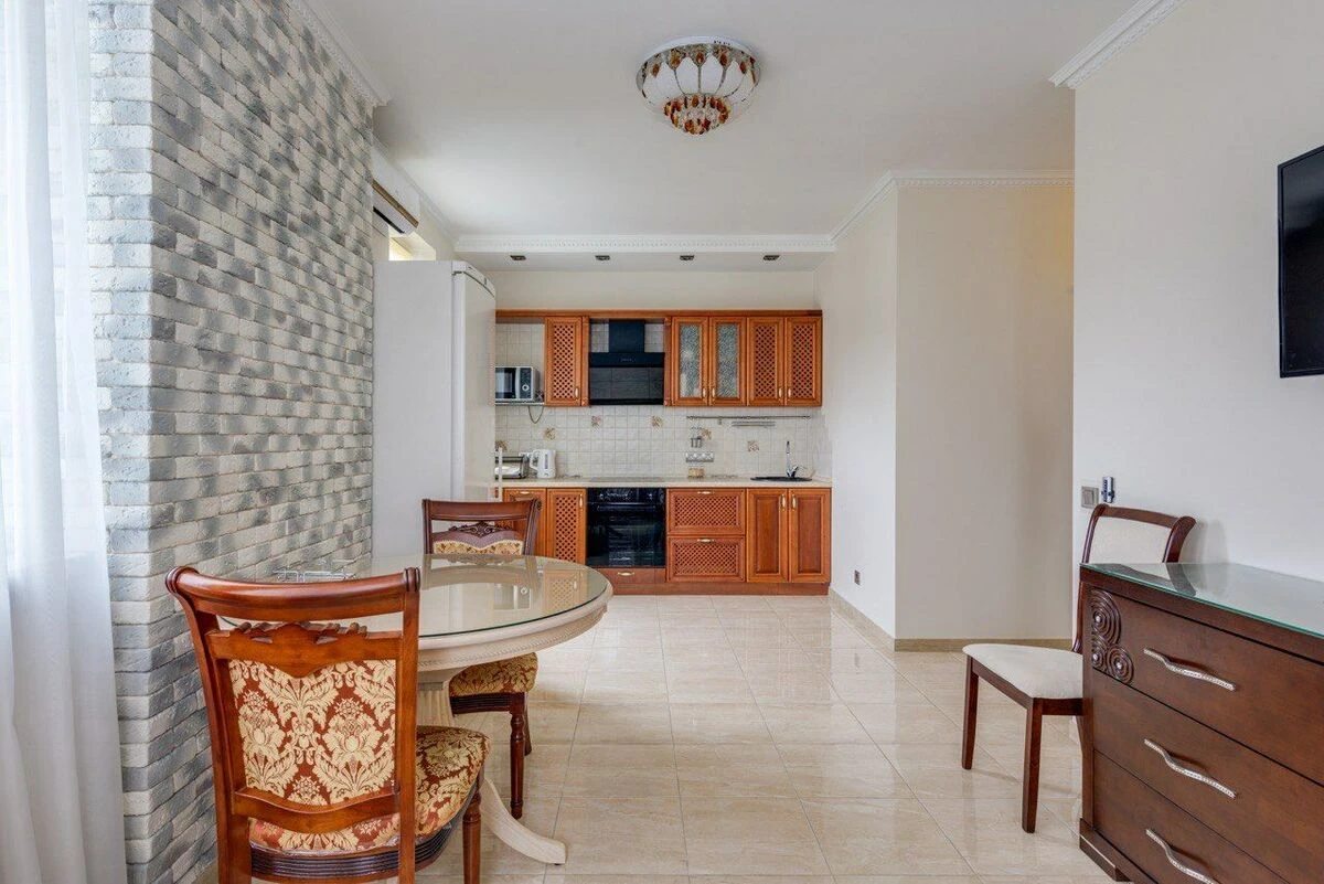 Apartment for rent 1 room, 45 m², 15th fl./23 floors. 3, Feodosiyska 3, Kyiv. 