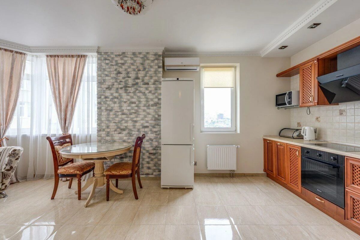 Сдам квартиру 1 комната, 45 m², 15 эт./23 этажа. 3, Феодосийская 3, Киев. 