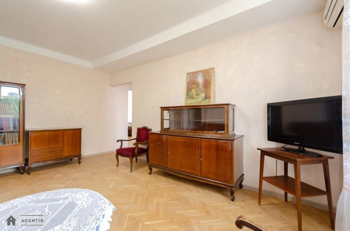 Apartment for rent 3 rooms, 62 m², 3rd fl./8 floors. 45, Velyka Vaselkivska 45, Kyiv. 