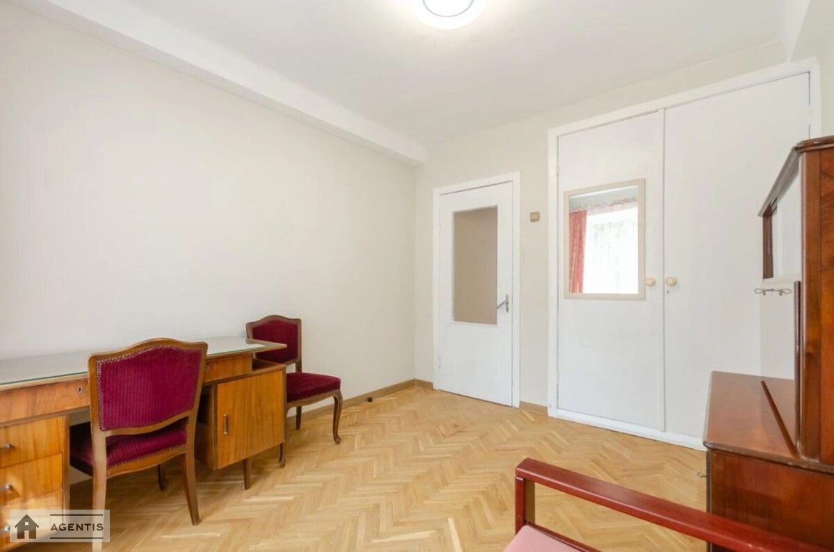 Apartment for rent 3 rooms, 62 m², 3rd fl./8 floors. 45, Velyka Vaselkivska 45, Kyiv. 