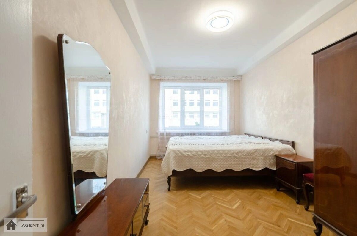 Apartment for rent 3 rooms, 62 m², 3rd fl./8 floors. 45, Velyka Vaselkivska 45, Kyiv. 