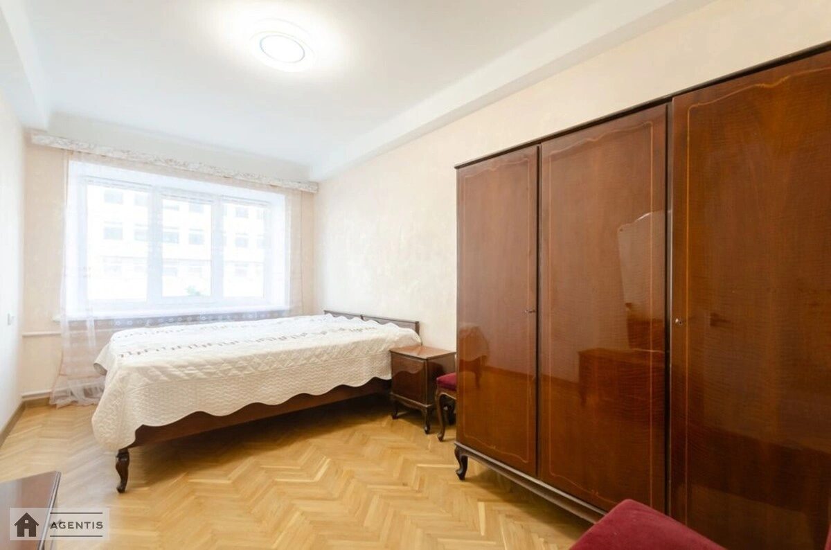 Apartment for rent 3 rooms, 62 m², 3rd fl./8 floors. 45, Velyka Vaselkivska 45, Kyiv. 