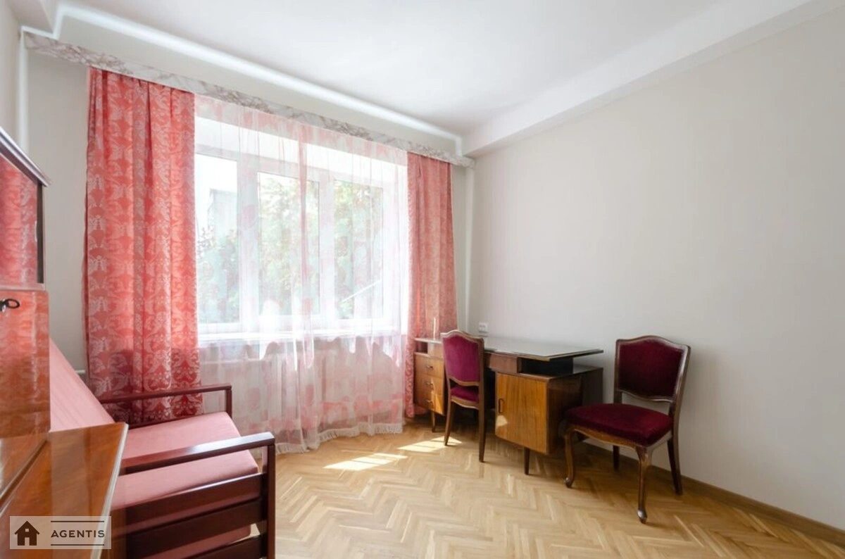 Apartment for rent 3 rooms, 62 m², 3rd fl./8 floors. 45, Velyka Vaselkivska 45, Kyiv. 