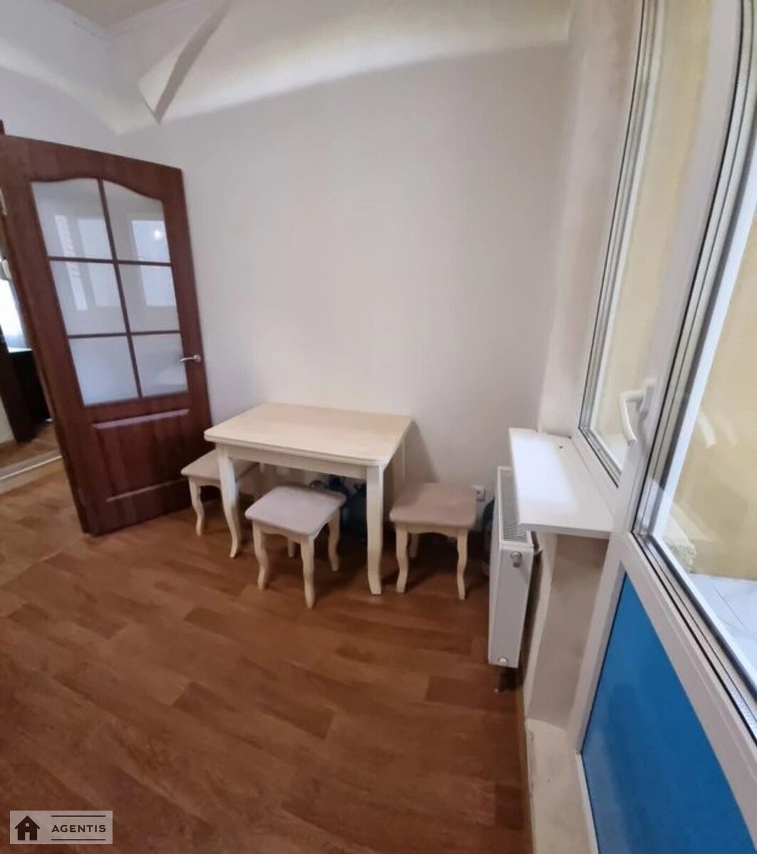 Сдам квартиру 1 комната, 39 m², 8 эт./22 этажа. 85, Юлії Здановської вул. (Михайла Ломоносова), Киев. 