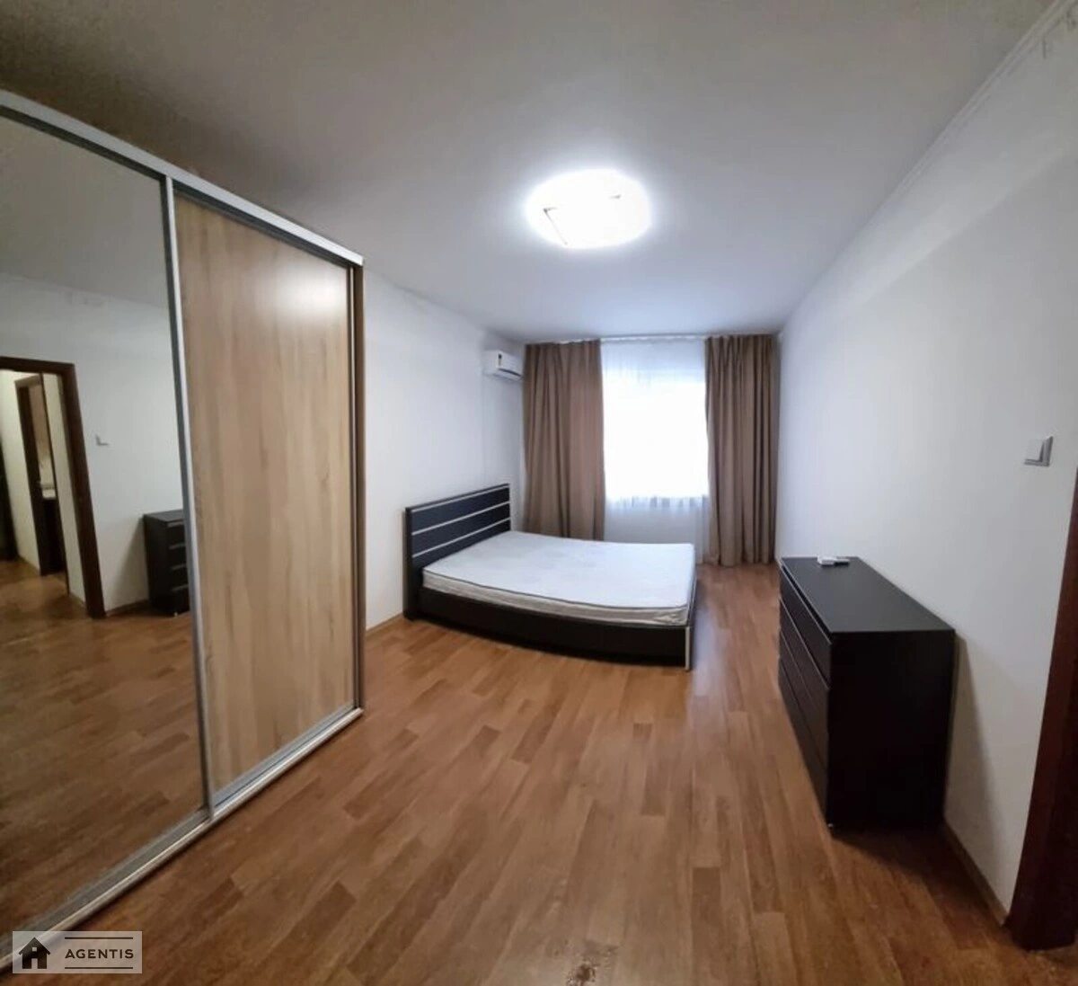 Сдам квартиру 1 комната, 39 m², 8 эт./22 этажа. 85, Юлії Здановської вул. (Михайла Ломоносова), Киев. 