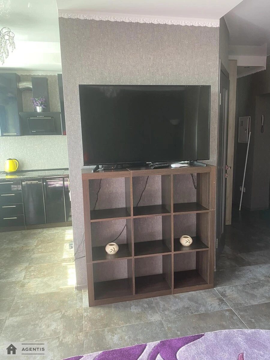 Здам квартиру 1 кімната, 32 m², 6 пов./8 поверхів. 32, Миколи Міхновського бульв. (Дружби Народів), Київ. 