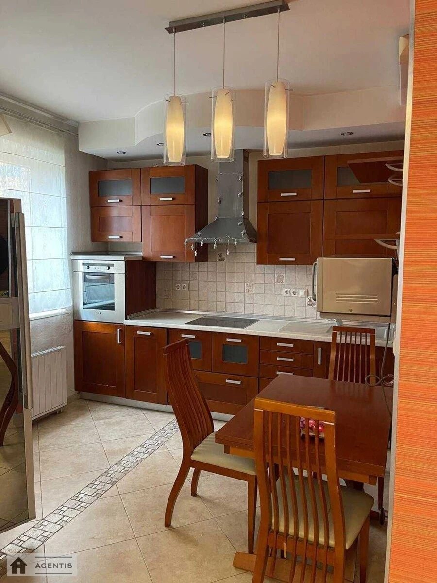 Сдам квартиру 2 комнаты, 85 m², 13 эт./23 этажа. 22, Академіка Палладіна просп., Киев. 