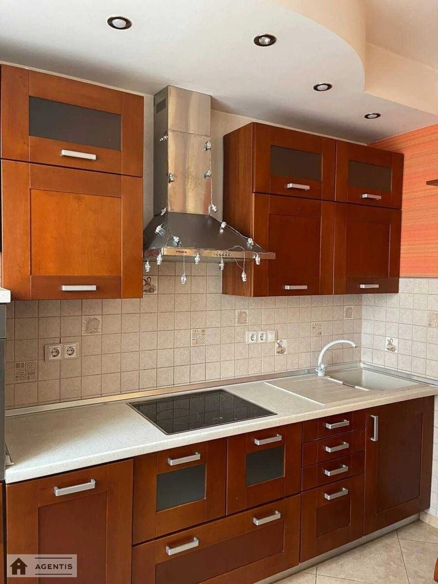 Сдам квартиру 2 комнаты, 85 m², 13 эт./23 этажа. 22, Академіка Палладіна просп., Киев. 