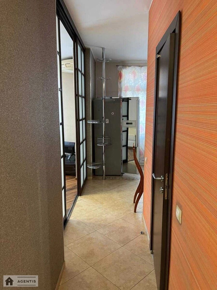 Сдам квартиру 2 комнаты, 85 m², 13 эт./23 этажа. 22, Академіка Палладіна просп., Киев. 