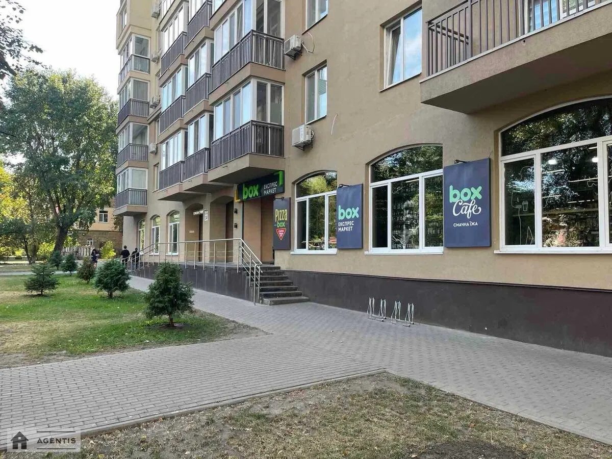 Сдам квартиру 2 комнаты, 63 m², 6 эт./10 этажей. 14, Просвещения 14, Киев. 