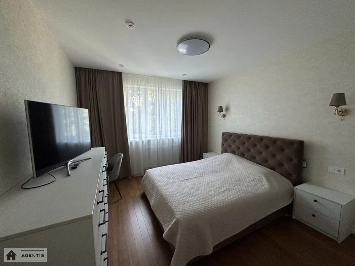 Apartment for rent 3 rooms, 89 m², 3rd fl./26 floors. Voskresenska, Kyiv. 