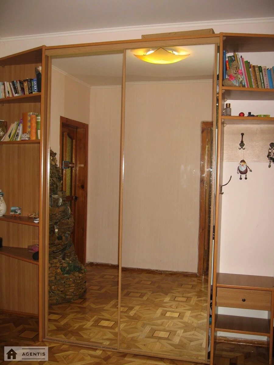 Apartment for rent 3 rooms, 72 m², 2nd fl./16 floors. 21, Anny Akhmatovoyi vul., Kyiv. 