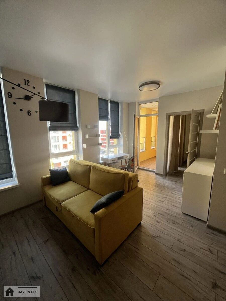 Apartment for rent 1 room, 41 m², 5th fl./7 floors. Regeneratorna, Kyiv. 