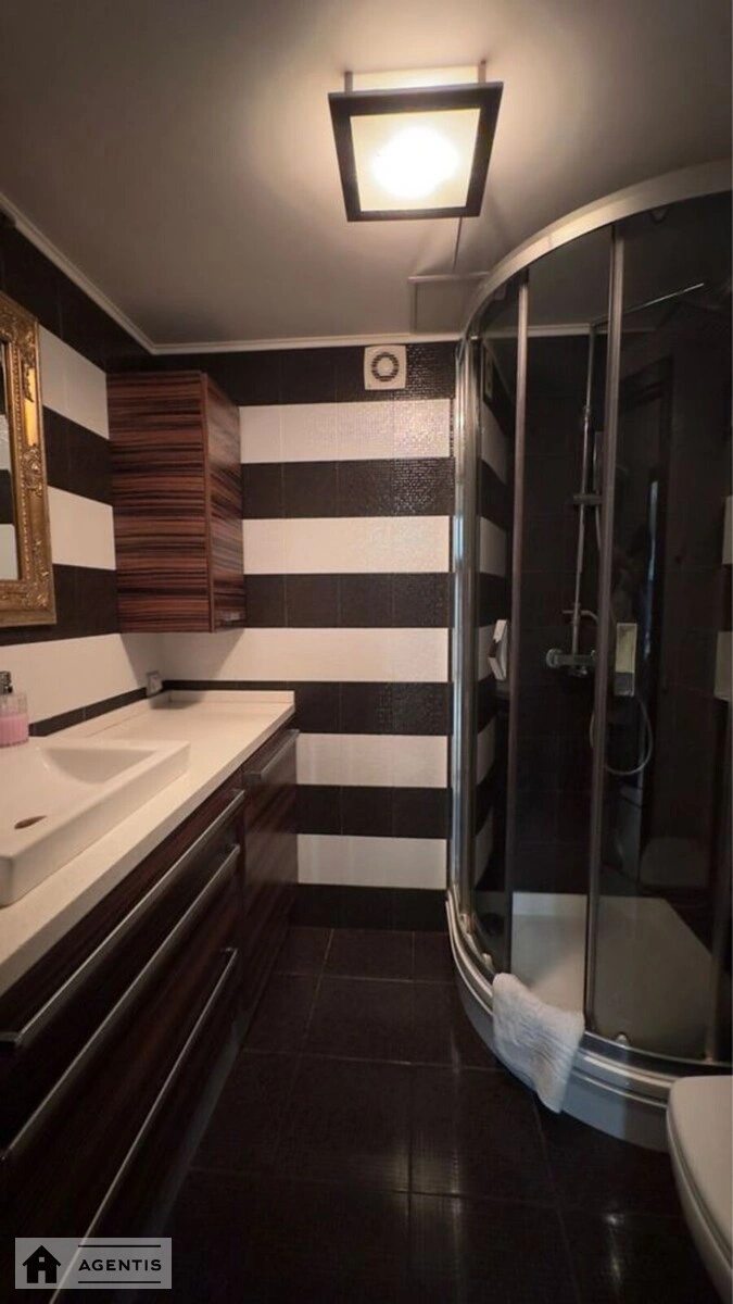 Здам квартиру 2 кімнати, 43 m², 4 пов./5 поверхів. Печерський район, Київ. 