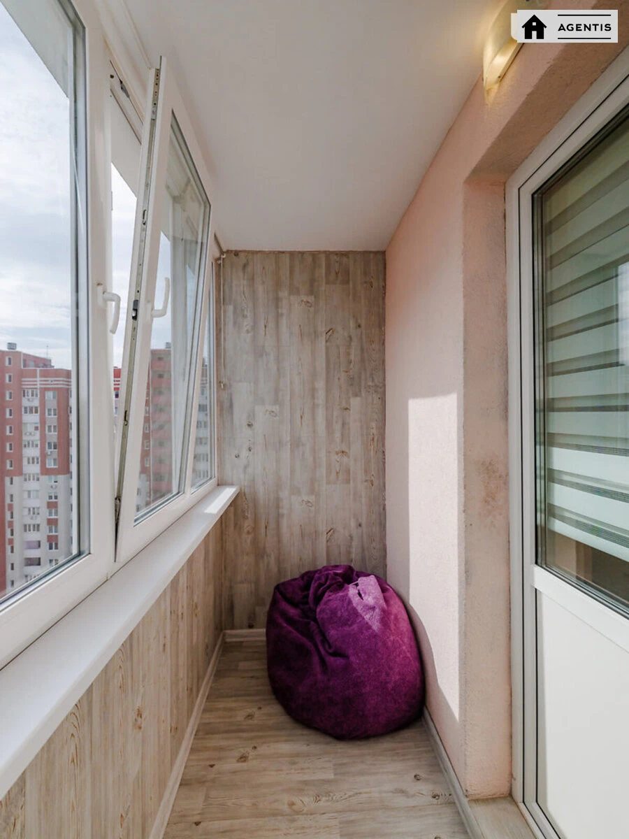 Apartment for rent 2 rooms, 65 m², 22nd fl./25 floors. 38, Yelyzavety Chavdar vul., Kyiv. 