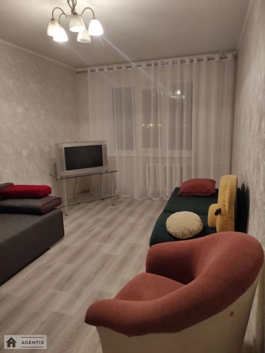 Сдам квартиру 1 комната, 35 m², 6 эт./16 этажей. 19, Сосницкая 19, Киев. 