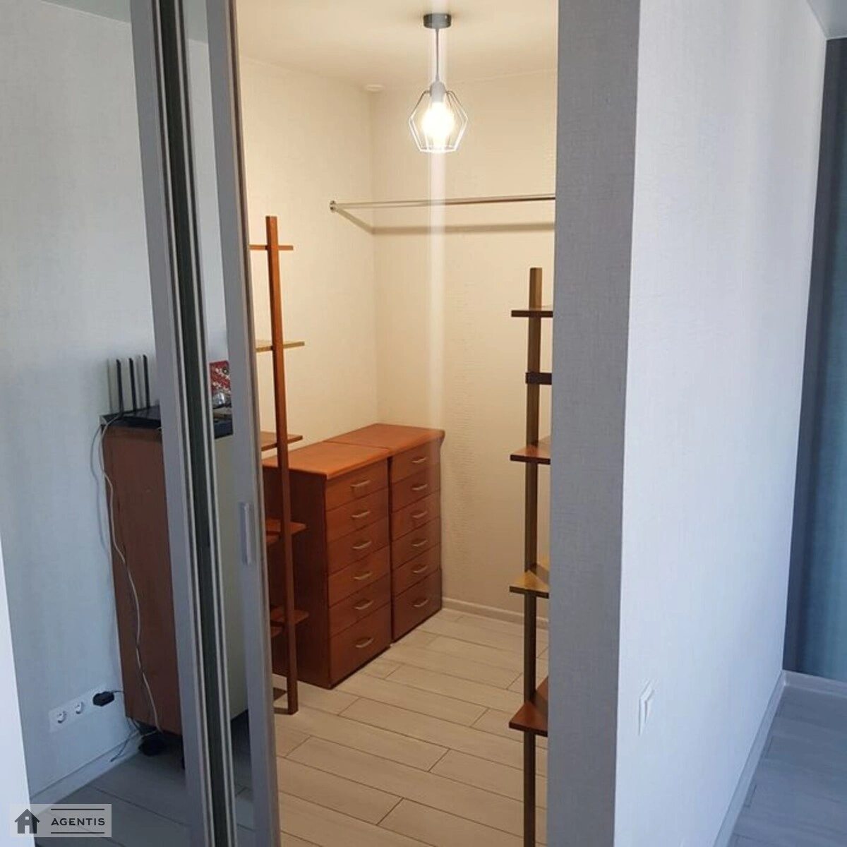 Здам квартиру 1 кімната, 46 m², 17 пов./18 поверхів. 3, Анни Ахматової вул., Київ. 