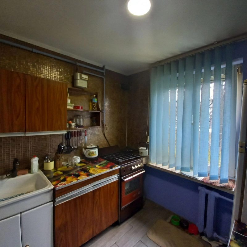 Продаж квартири. 2 rooms, 46 m², 1st floor/9 floors. 4, Леся Курбаса 4, Київ. 