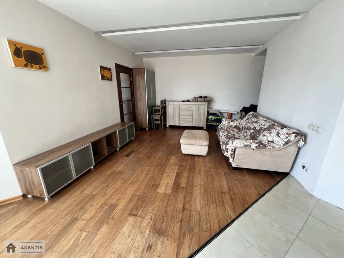 Сдам квартиру 2 комнаты, 55 m², 15 эт./17 этажей. 2, Василя Касіяна вул., Киев. 